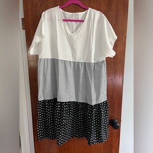 Black and white light weight dress/swim cover up